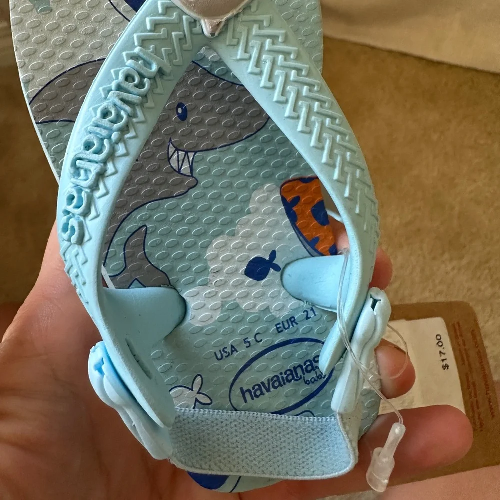 NWT Havaianas Baby Shark Sandals Size 5C